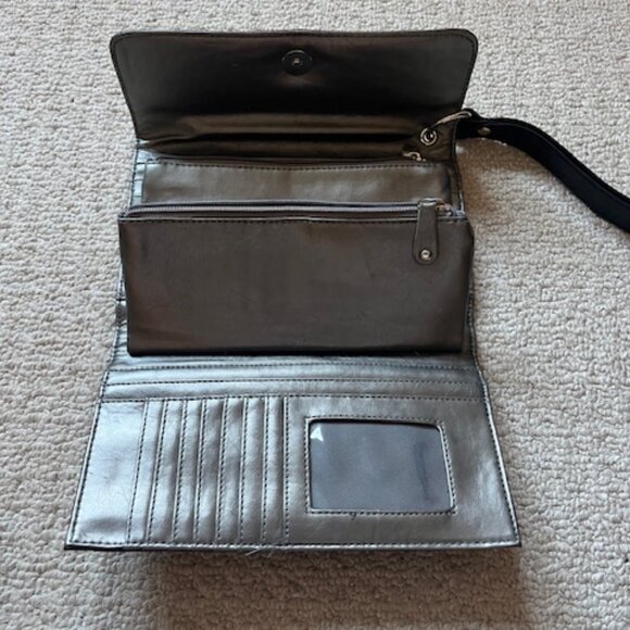 Patent Black Hand/Wrist Purse - Picture 4 of 4